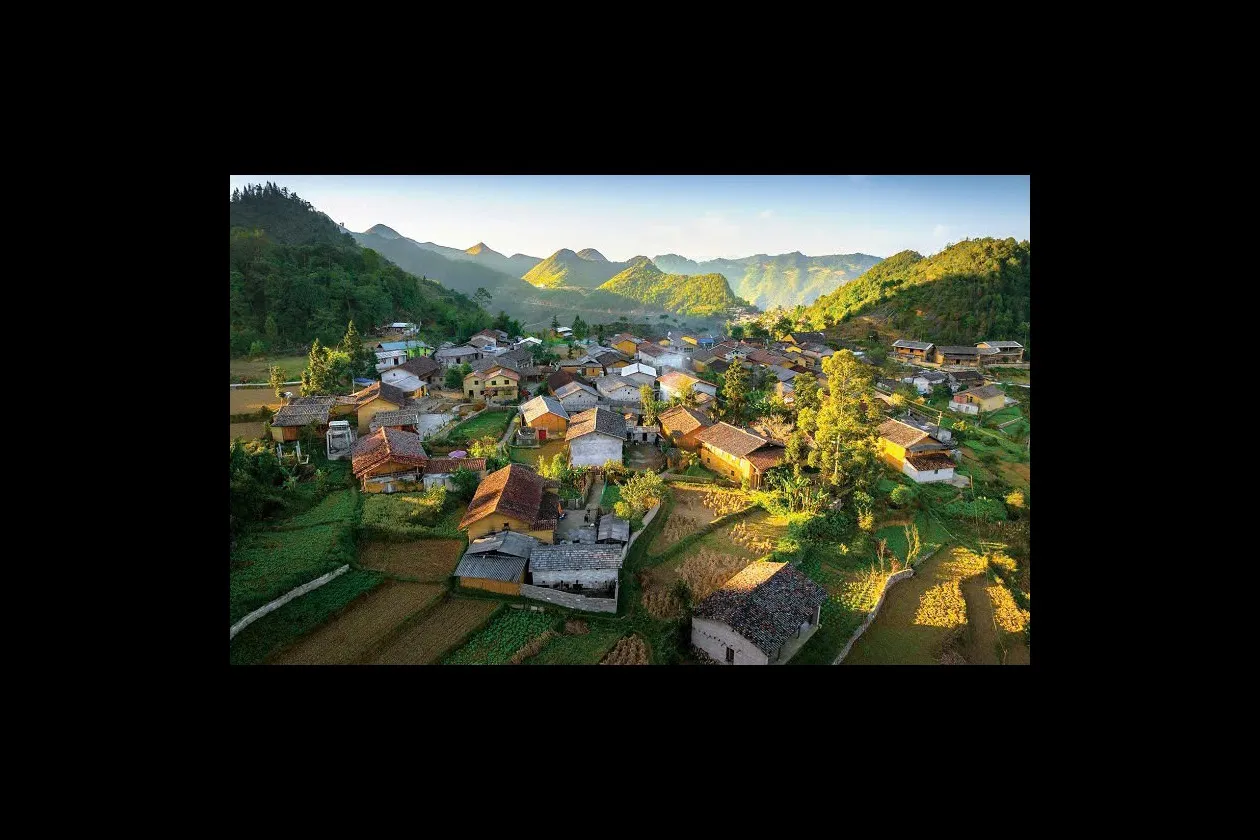 Perdersi a Lô Lô Chải – il miglior villaggio turistico del mondo 2025