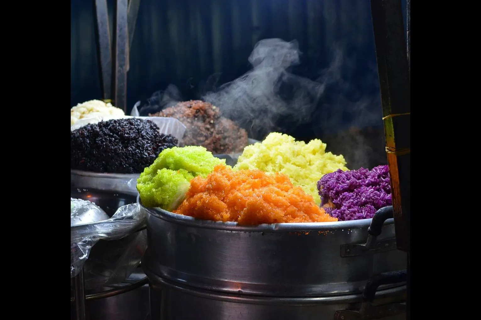 Il famoso “xôi” dai sette colori di Buôn Ma Thuột arriva a Ho Chi Minh City