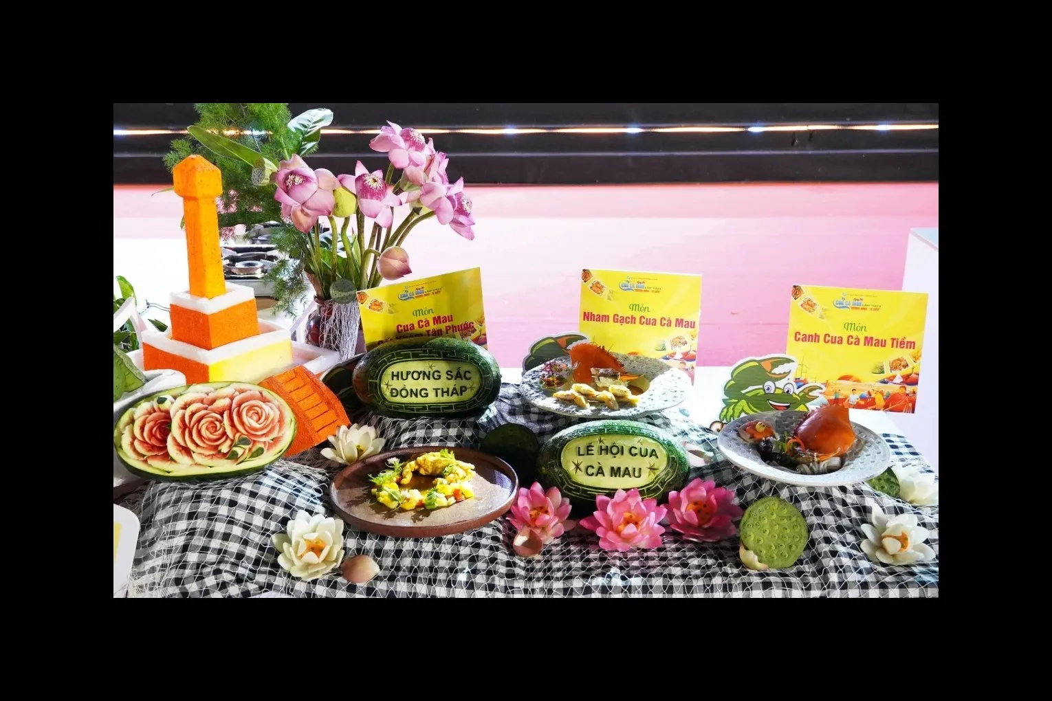 Oltre 100 piatti deliziosi a base di granchio di Cà Mau per i visitatori