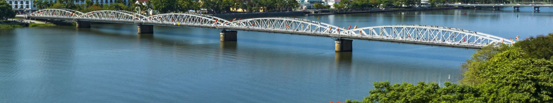 Turismo en el Puente Tràn Tiền – Belleza serena entre las montañas del Noroeste