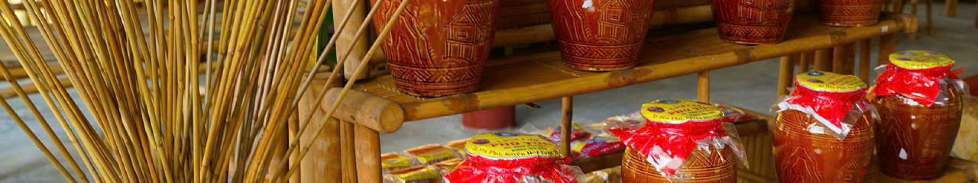 Vino de arroz “Rượu cần” de Nho Quan – Experiencia cultural auténtica con Asia Encanto Travel en Ninh Bình