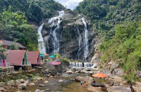 Cascada Blanca de Quảng Ngãi – Conquista una cascada hermosa y llena de encanto